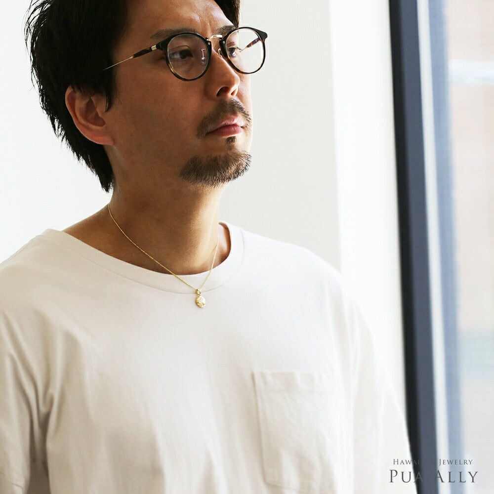 ハワイアン IKAIKA ペンダントトップ男性着用画像/ハワイアンジュエリーブランドPUAALLY(プアアリ)
