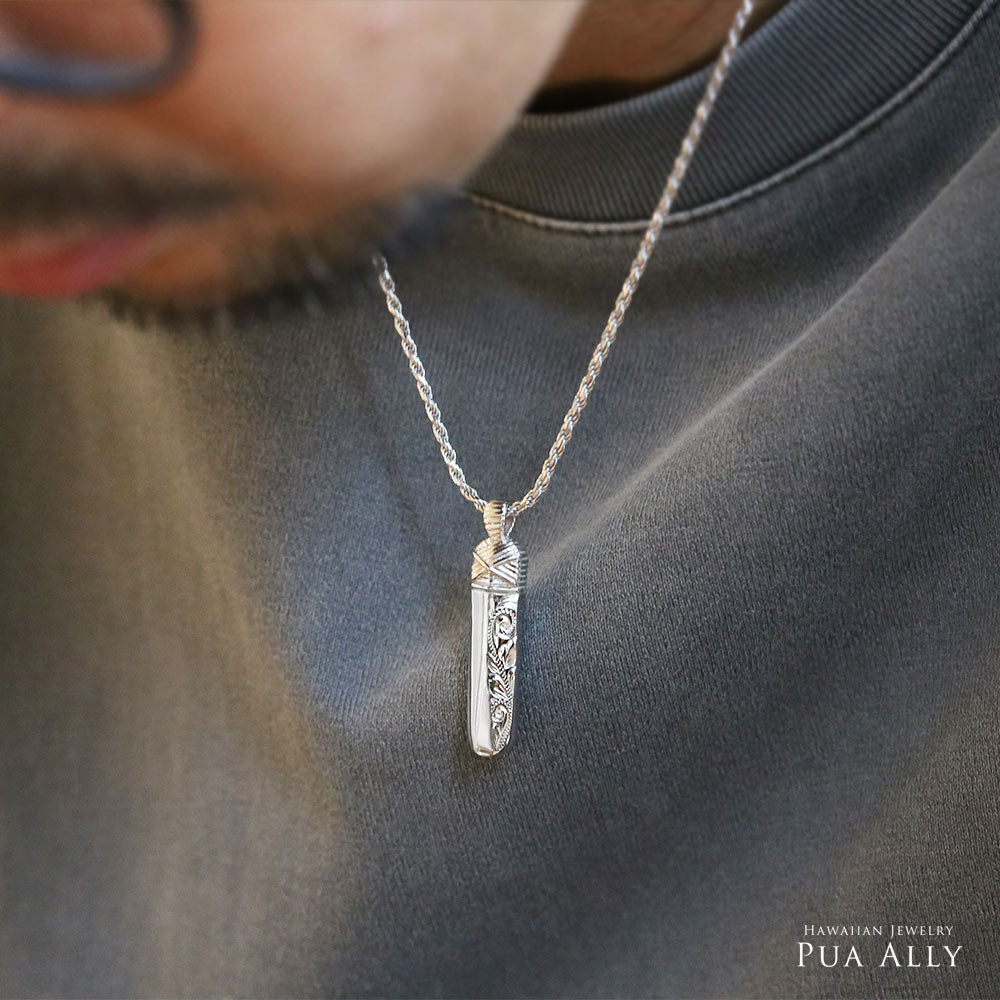 SV925 ハワイアン マオリ ソードシェイプ ペンダントトップ男性着用画像3/ハワイアンジュエリーブランドPUAALLY(プアアリ)