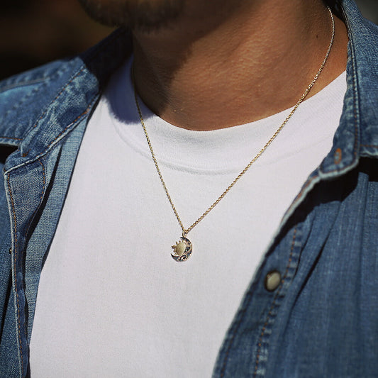 ネックレスが誕生する背景は？ジュエリー誕生の裏側にあるストーリーを紹介。