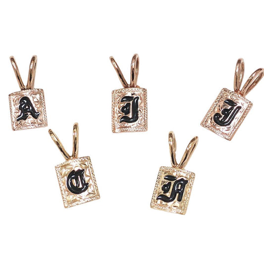 K14 ハワイアン エナメル イニシャル スクエア ペンダントトップ表題/ハワイアンジュエリーブランドPUAALLY(プアアリ)