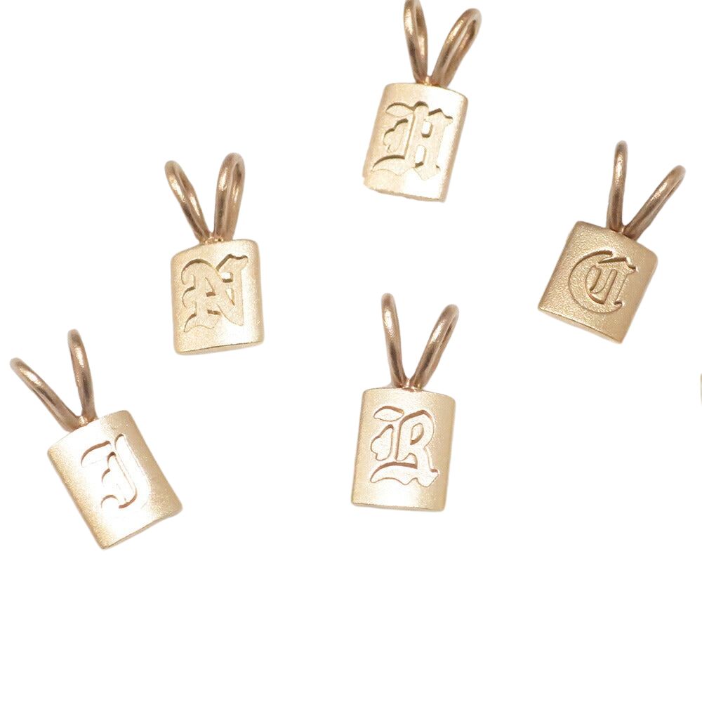 K14 ハワイアン イニシャル スクエア ペンダントトップ表題/ハワイアンジュエリーブランドPUAALLY(プアアリ)