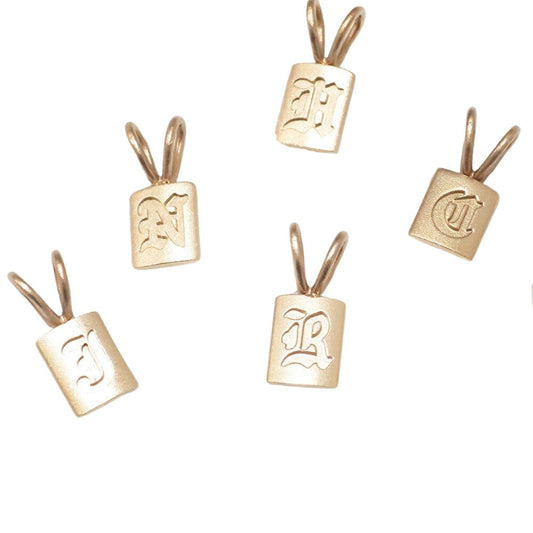 K14 ハワイアン イニシャル スクエア ペンダントトップ表題/ハワイアンジュエリーブランドPUAALLY(プアアリ)