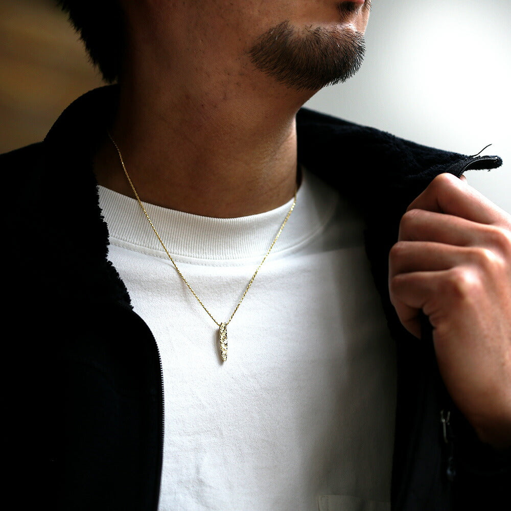 ハワイアンロングボード ペンダントトップ S男性着用画像/ハワイアンジュエリーブランドPUAALLY(プアアリ)