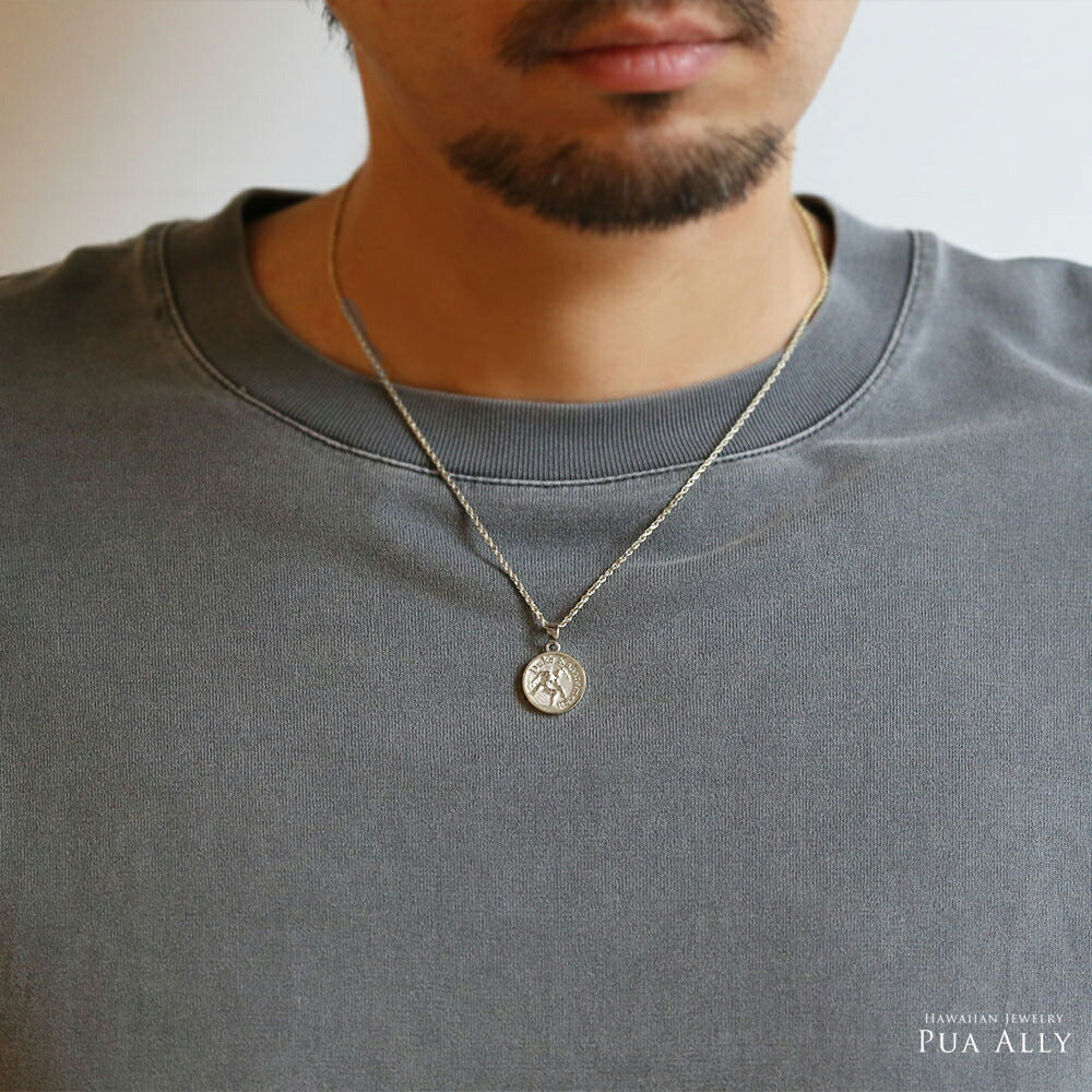 Pt900 ハワイアン サーフデューク コインペンダントトップ男性着用画像2/ハワイアンジュエリーブランドPUAALLY(プアアリ)