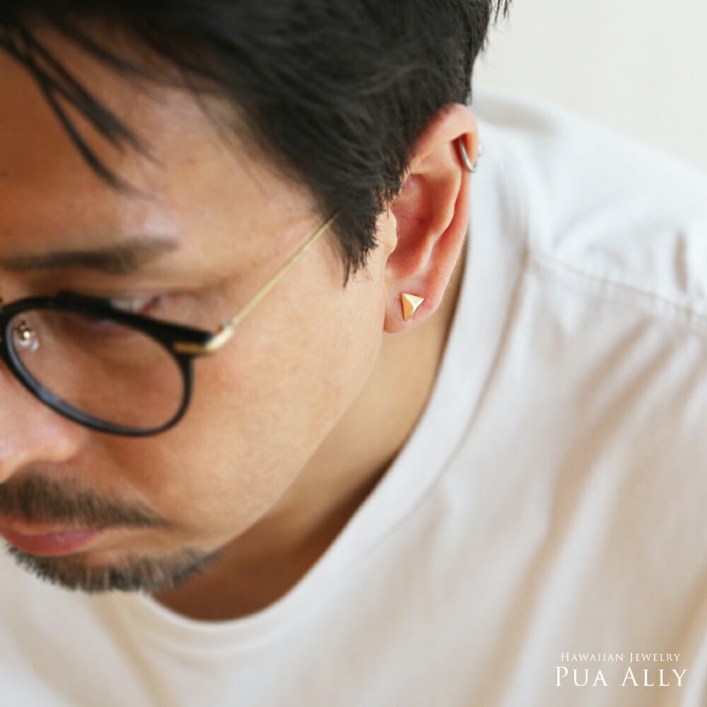 ハワイアン マウナ スタッズ ピアス男性着用画像/ハワイアンジュエリーブランドPUAALLY(プアアリ)