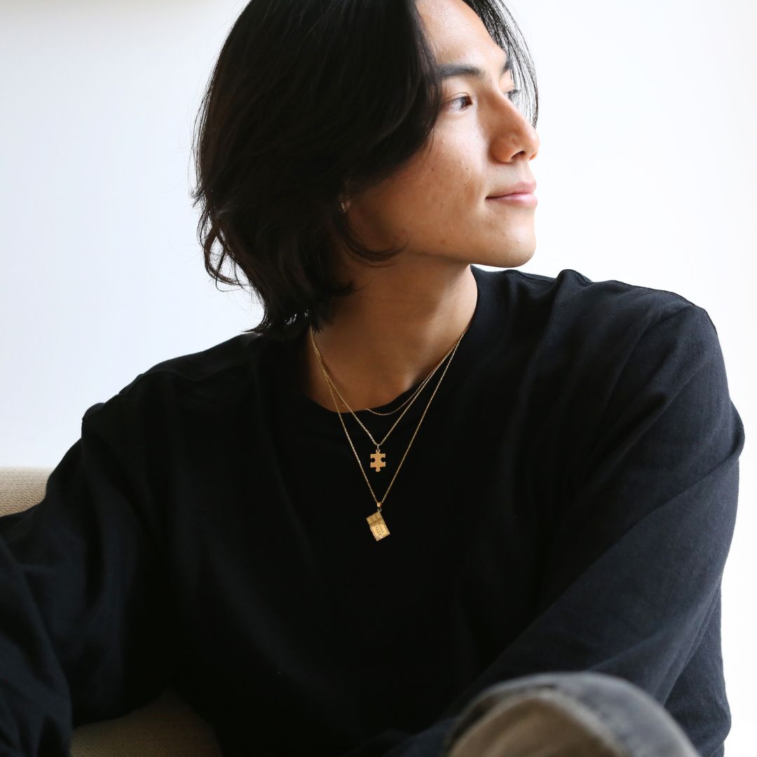 K14 ハワイアン チョコレートペンダントトップ男性着用