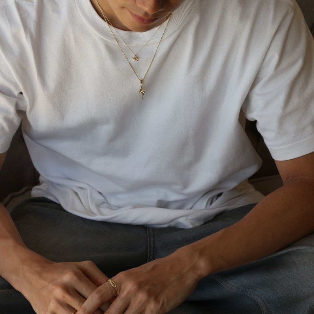 ハワイアン ライトニング ペンダントトップ L男性着用