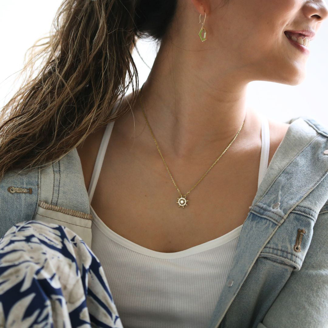 K18 ハワイアン ボンボヤージュ ペンダントトップ着用2