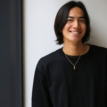 ハワイアンサンドグラス砂時計ペンダントトップ男性着用