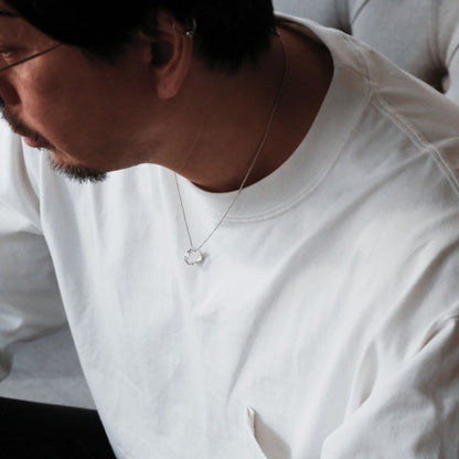 ハワイアンジュエリーベビーリングマイレ男性着用画像/ハワイアンジュエリーブランドPUAALLY(プアアリ)