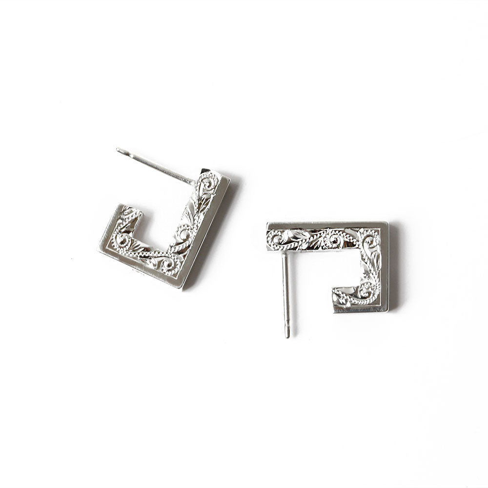 SV ハワイアン レクタングル ピアス表題