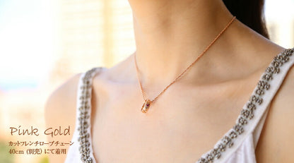 ハワイアンジュエリーベビーリング女性着用画像/ハワイアンジュエリーブランドPUAALLY(プアアリ)