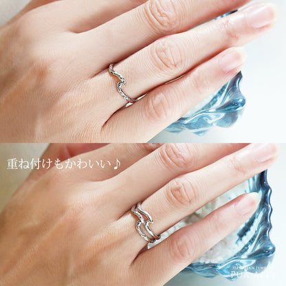 ハワイアン ウェーブ (波) リング 女性着用画像/ハワイアンリング/ハワイアンジュエリーリング/ハワイアンジュエリーブランドPUAALLY(プアアリ)
