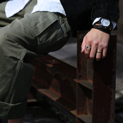 Pt900 ハワイアン ホースシューリング 馬蹄男性着用画像1/ハワイアンリング/ハワイアンジュエリーリング/ハワイアンジュエリーブランドPUAALLY(プアアリ)