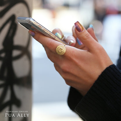 K14ロイヤルエンブレムコインリング着用1/ハワイアンリング/ハワイアンジュエリーリング/ハワイアンジュエリーブランドPUAALLY(プアアリ)