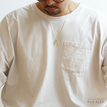 K14 ハワイアン Naja(ナジャ) ダイヤモンド ペンダントトップ男性着用画像/ハワイアンジュエリーブランドPUAALLY(プアアリ)