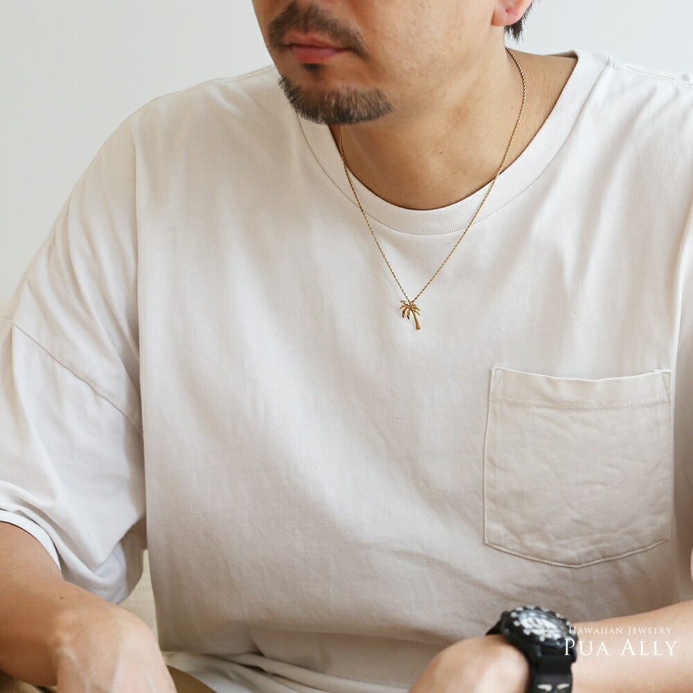 K14 ハワイアン パームツリー ペンダントトップ男性着用画像/ハワイアンジュエリーブランドPUAALLY(プアアリ)