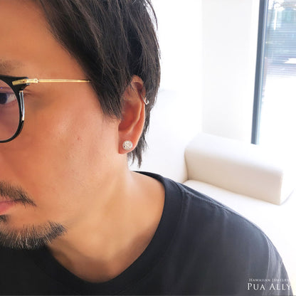 SV925 ハワイアン コイン ピアス男性着用画像/ハワイアンジュエリーブランドPUAALLY(プアアリ)
