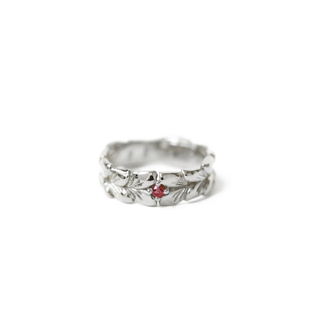 7月の誕生石ルビー付き赤ちゃんの指に入るマイレリーフのハワイアンベビーリングPt900