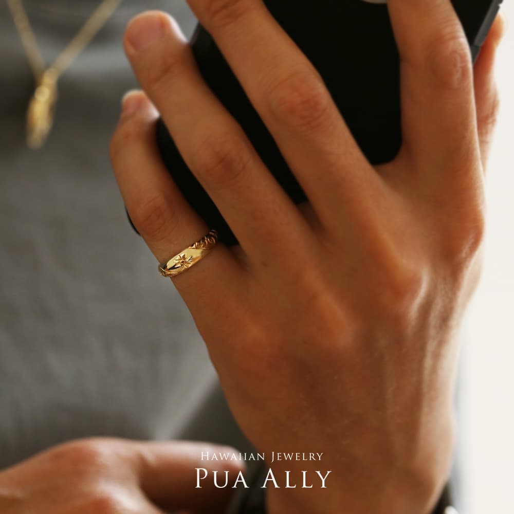 K14 ハワイアン サンライズトゥーリング Sサイズ男性着用画像/ハワイアンリング/ハワイアンジュエリーリング/ハワイアンジュエリーブランドPUAALLY(プアアリ)