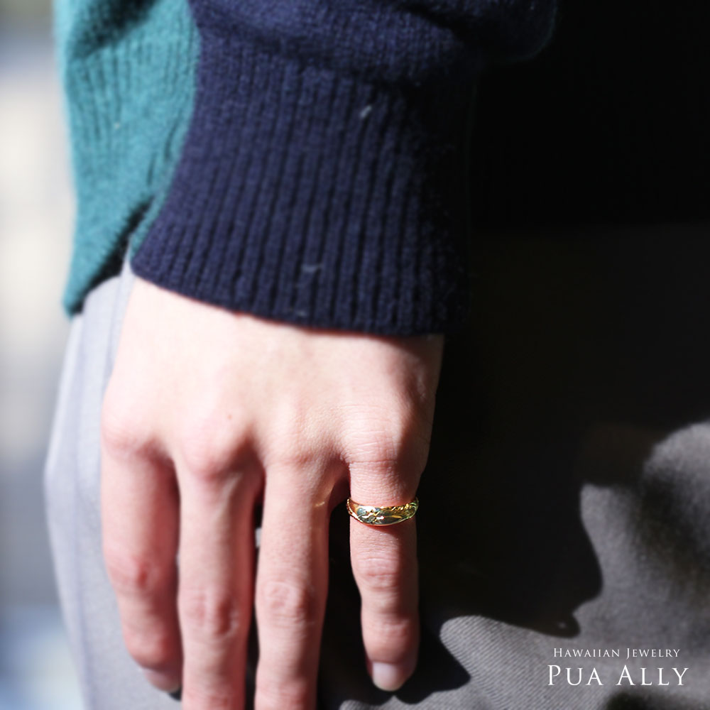 K14 ハワイアン サンライズトゥーリング Sサイズ女性着用画像5/ハワイアンリング/ハワイアンジュエリーリング/ハワイアンジュエリーブランドPUAALLY(プアアリ)